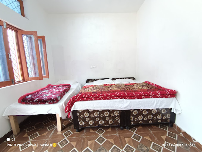 Anand Home Stay and Hotel Phata - Image 2